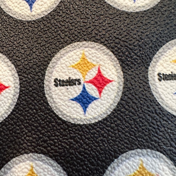 Limited Edition Dooney & Bourke Pittsburgh Steelers Signature Wristlet - Picture 6 of 9